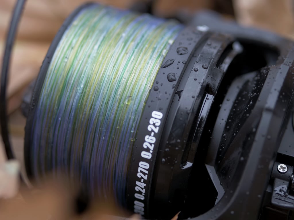 GIANTS FISHING VLASEC CARP MASTER CAMOU GREEN 1200M 0,30MM/11,3KG