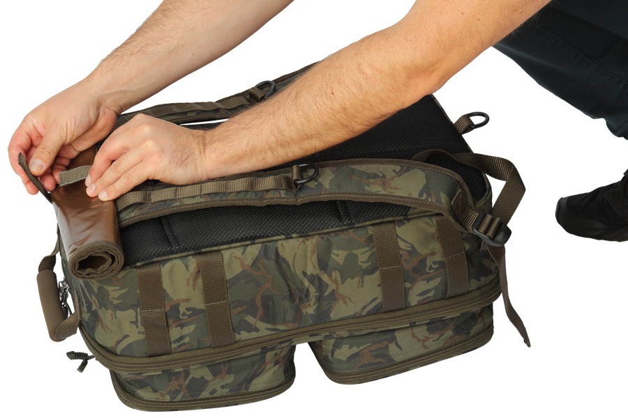 GIANTS FISHING BATOH COMPACT RUCKSACK