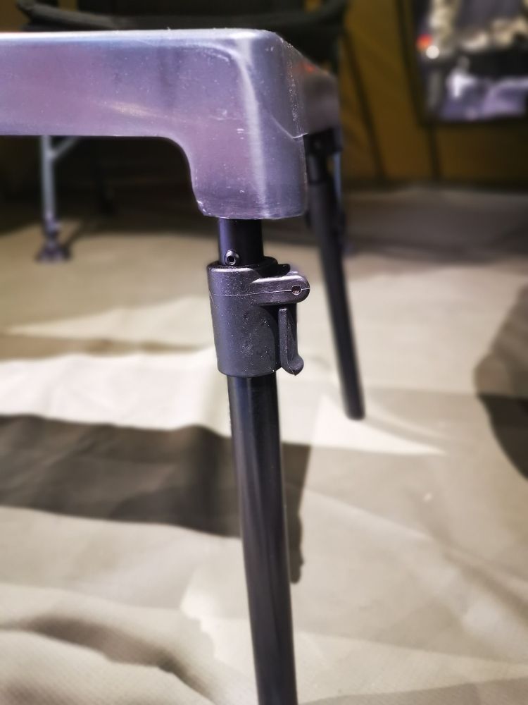 MIKADO Bivvy stolík BIVVY TABLE(55x30cm)