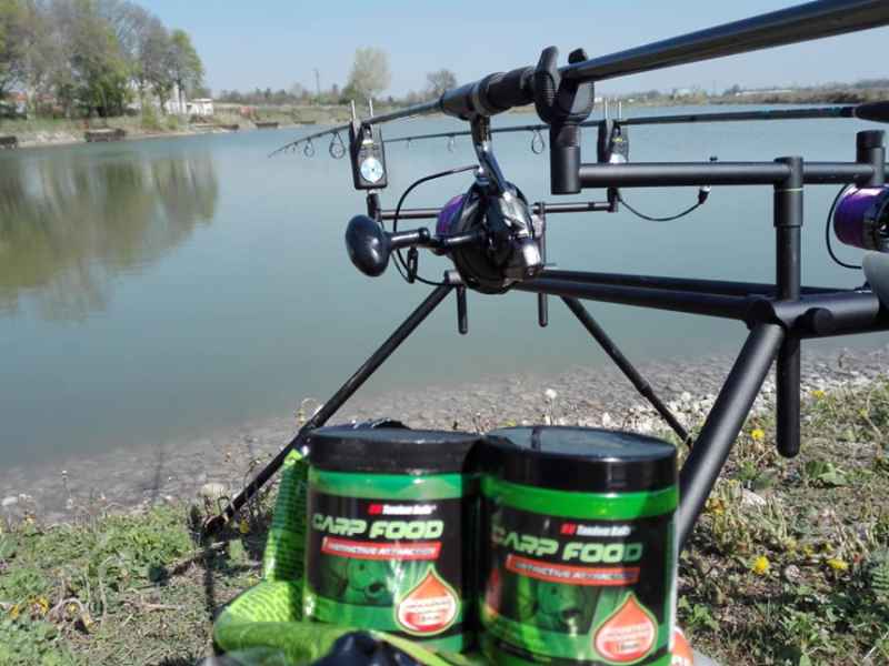 Carp Food Boosted hookers - dipované boilies 18 mm 300g Sardine Pacific/Pacifická sardinka